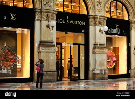 louis vuitton italy online - Louis Vuitton in milan Italy.